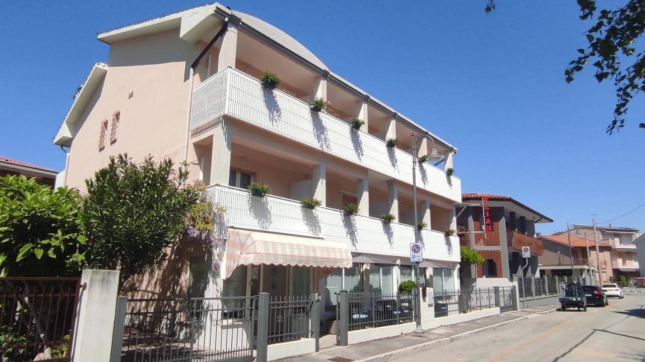 Hotel Eliani Grado Exterior photo